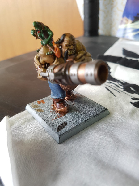 Une figurine représentant Ogrish