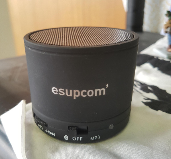 une enceinte pour écouter de la musique